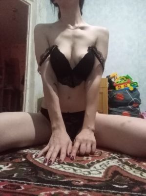 Девушка легкого поведения  Дженифер с аппетитными формами