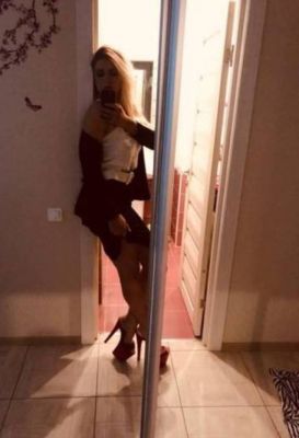 Яна — реальные эротические фото