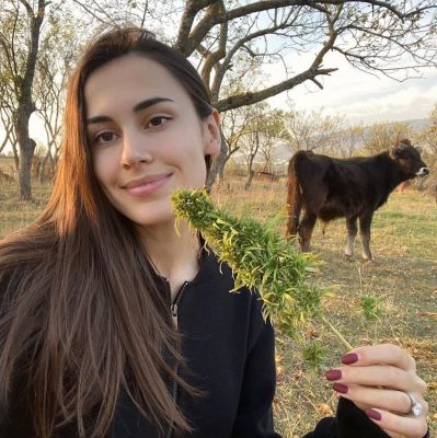 Вика, 25 лет: кунилингус в Киеве, закажите онлайн