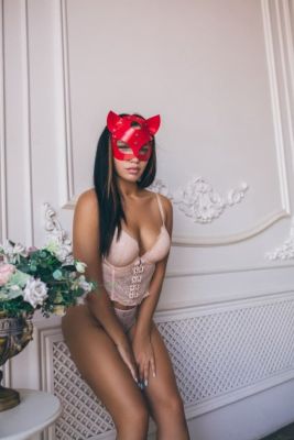 Наоми — проститутка студентка