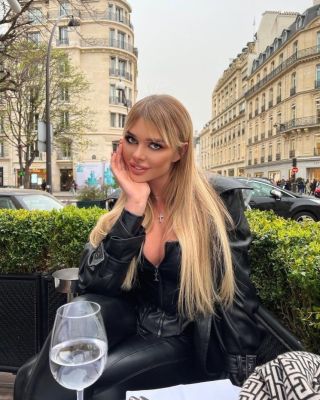 Киевская  тёлка с шикарным бюстом — Валя