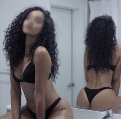 Лера, 30 лет — госпожа со страпоном