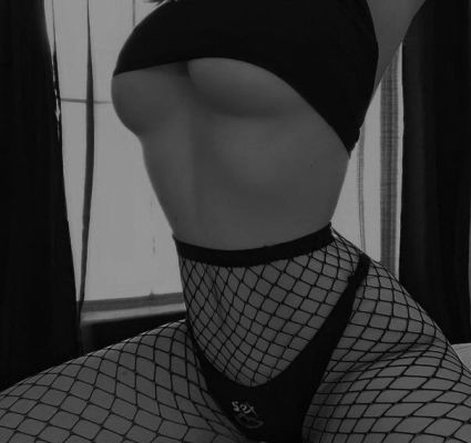 Лия, тел. 380995621411 предлагает знакомство для страпона и не только