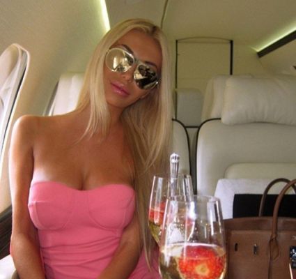 Лена — интим массаж, классика, минет в Киеве