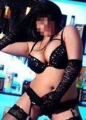 Камила - полная лесби проститутка в Киеве