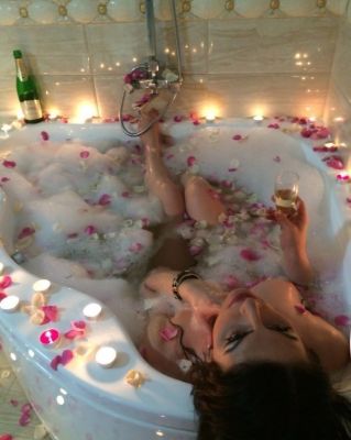 Проститутка рабыня Мира, 24 лет, закажите онлайн прямо сейчас