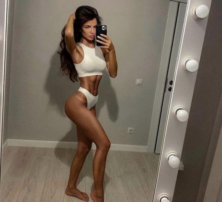 Катя, 23 лет — госпожа со страпоном