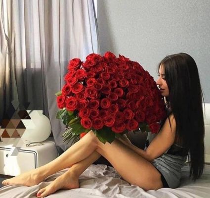 Эскортница Оксана (вес: 52 кг) с большой грудью