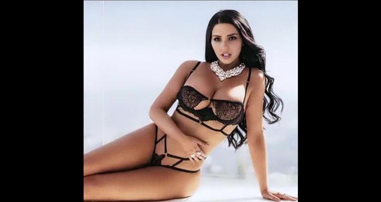 Грудастая куртизанка в Киеве