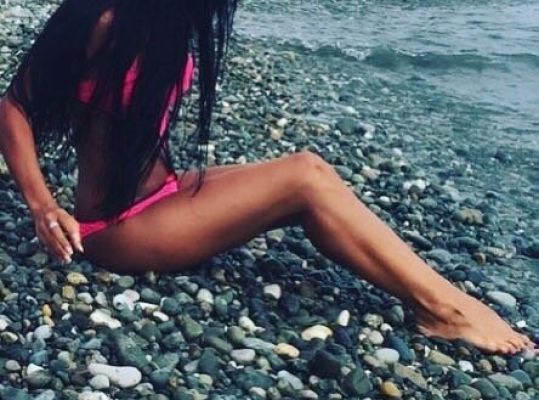 снять девушку на час (Амина, 21 лет)