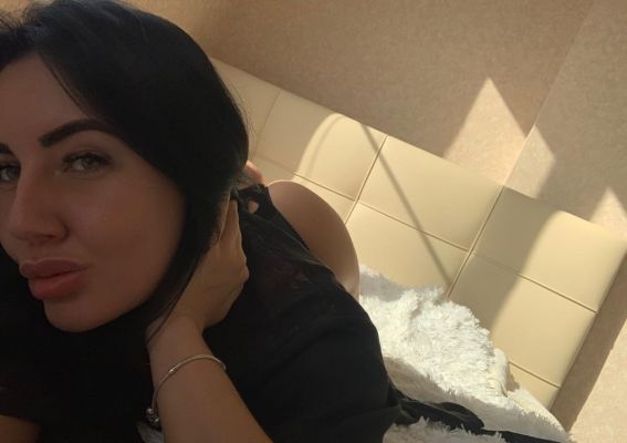 Молоденькая студентка Полина, рост: 174, вес: 73