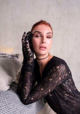 Карина — страпон, урологический массаж