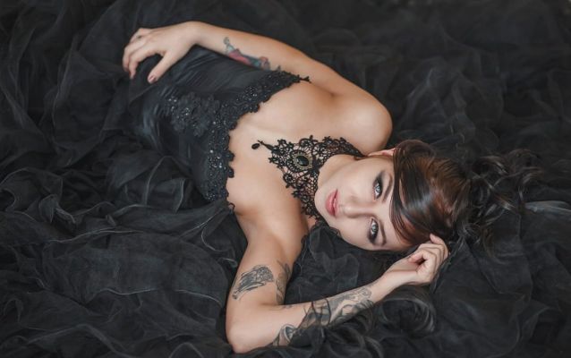 Даша предлагает массаж простаты страпоном, недорого