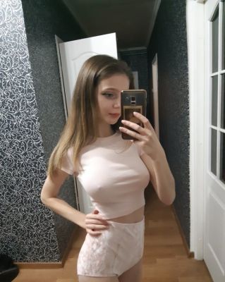индивидуалка Виктория у себя дома, закажите девушку онлайн