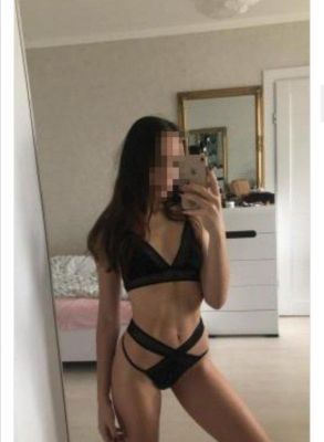 Яна, 28 лет — попробуйте секс с госпожой