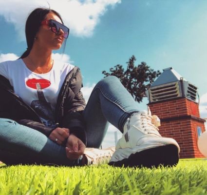 Настя, 29 лет — госпожа со страпоном