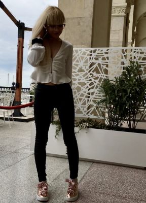 Вызвать проститутку на дом в Киеве (Света, от 1500 грн. в час)